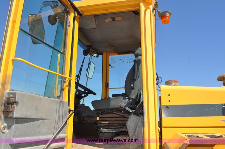 image for item G6151 1997 Volvo L70C wheel loader
