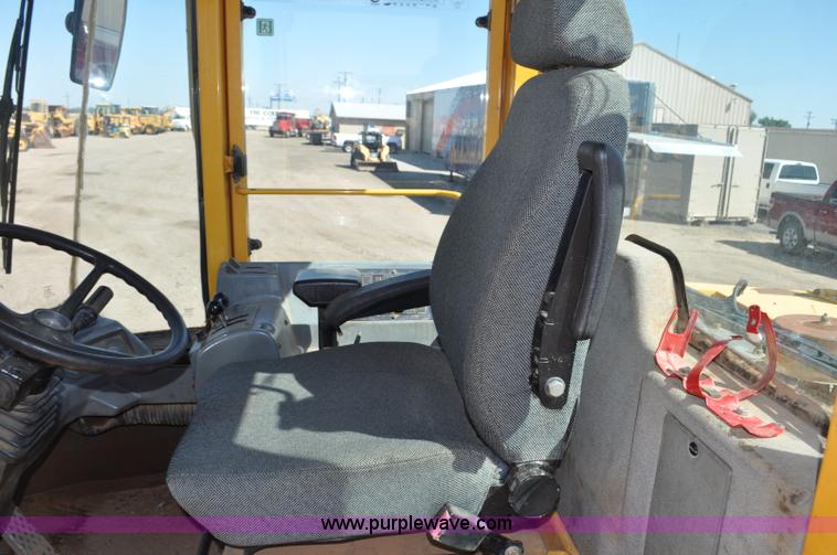 image for item G6151 1997 Volvo L70C wheel loader