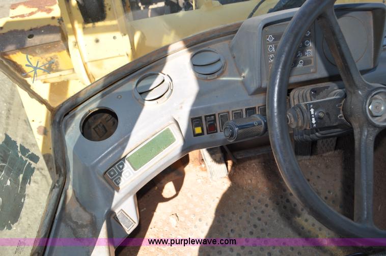 image for item G6151 1997 Volvo L70C wheel loader