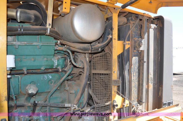 image for item G6151 1997 Volvo L70C wheel loader