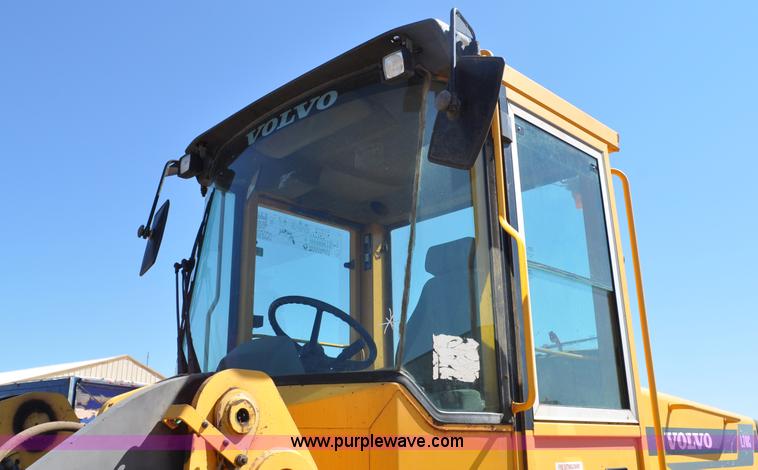 image for item G6151 1997 Volvo L70C wheel loader