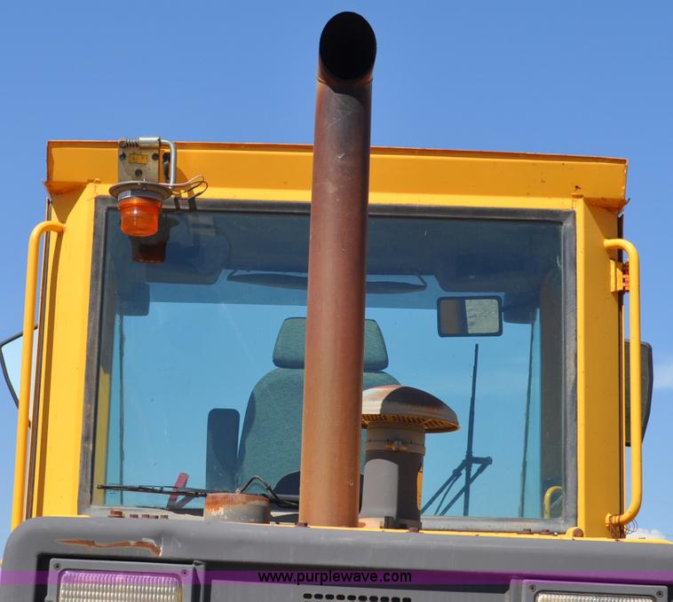 image for item G6151 1997 Volvo L70C wheel loader