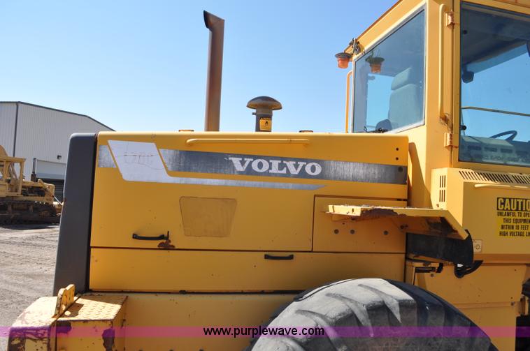 image for item G6151 1997 Volvo L70C wheel loader
