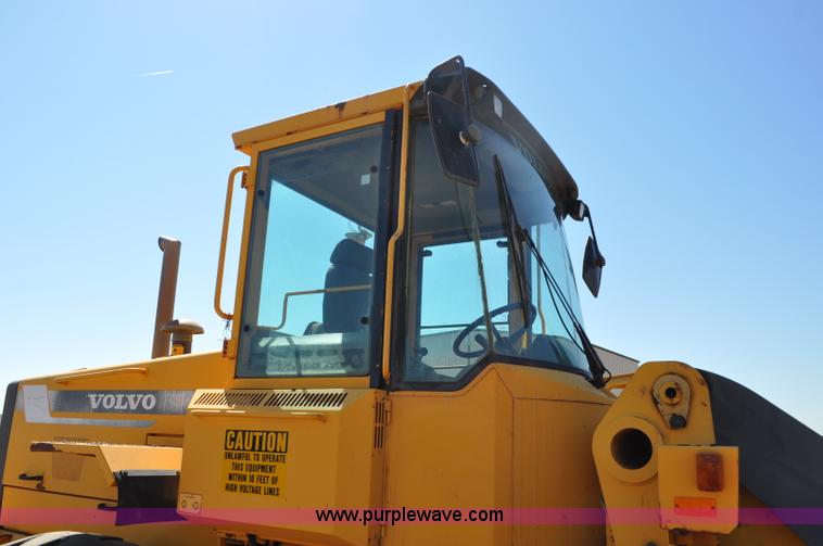 image for item G6151 1997 Volvo L70C wheel loader