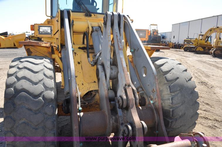 image for item G6151 1997 Volvo L70C wheel loader
