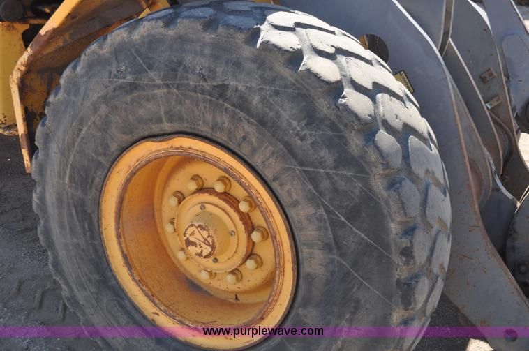 image for item G6151 1997 Volvo L70C wheel loader