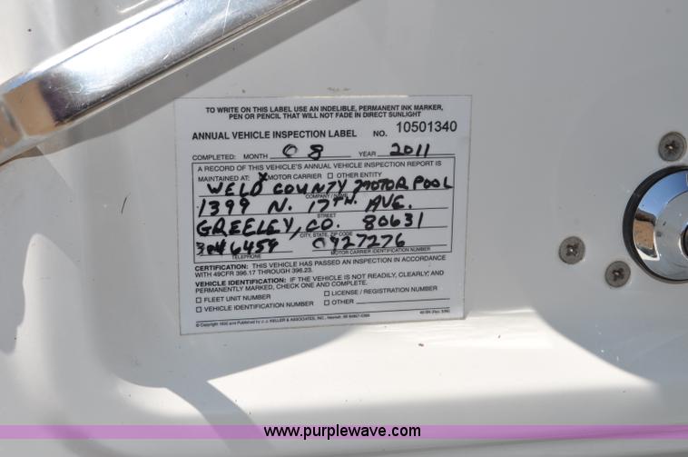 image for item G6153 1997 Ford LT9000 semi truck