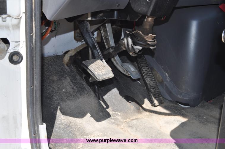 image for item G6153 1997 Ford LT9000 semi truck