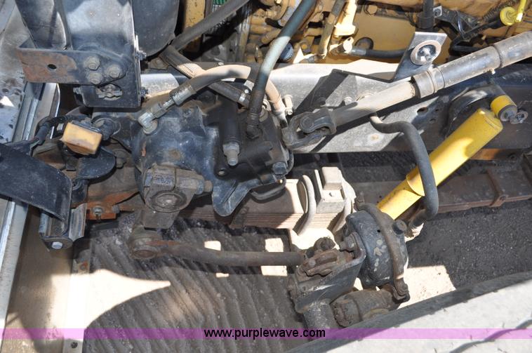 image for item G6153 1997 Ford LT9000 semi truck