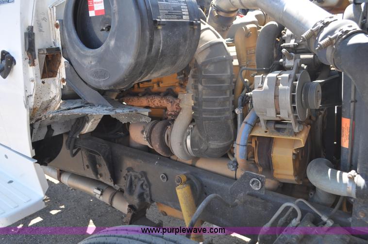 image for item G6153 1997 Ford LT9000 semi truck