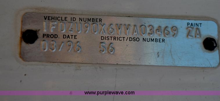 image for item G6153 1997 Ford LT9000 semi truck