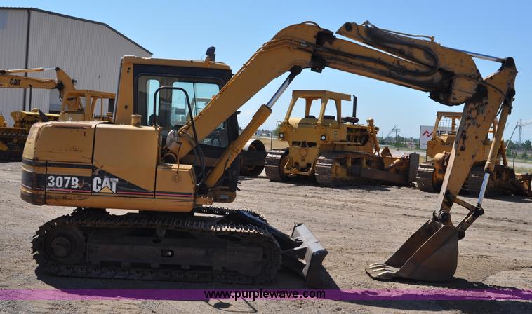 image for item G6155 1999 Caterpillar 307B mini excavator