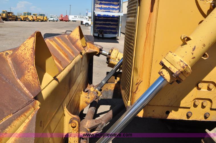 image for item G6156 1980 Caterpillar D8K dozer