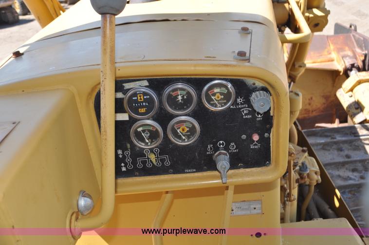 image for item G6156 1980 Caterpillar D8K dozer