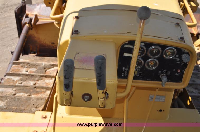 image for item G6156 1980 Caterpillar D8K dozer