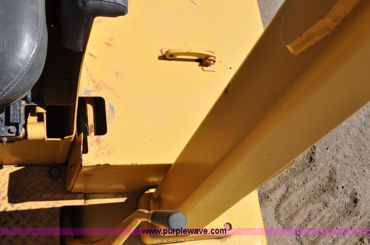 image for item G6156 1980 Caterpillar D8K dozer