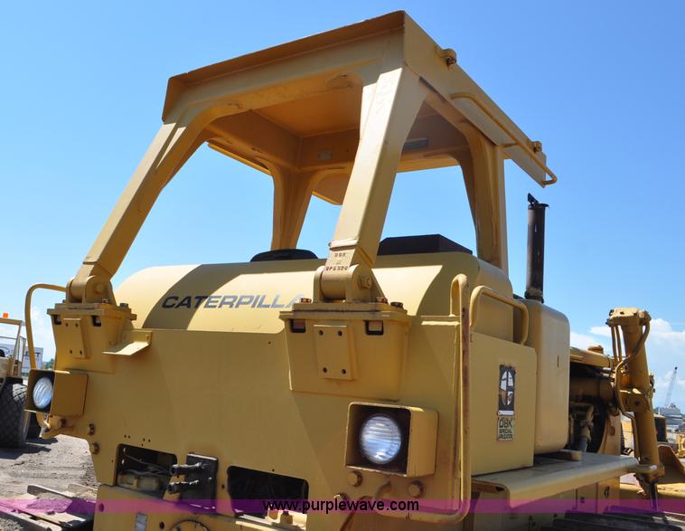 image for item G6156 1980 Caterpillar D8K dozer