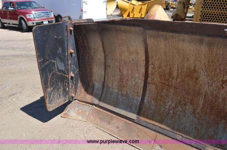 image for item G6156 1980 Caterpillar D8K dozer