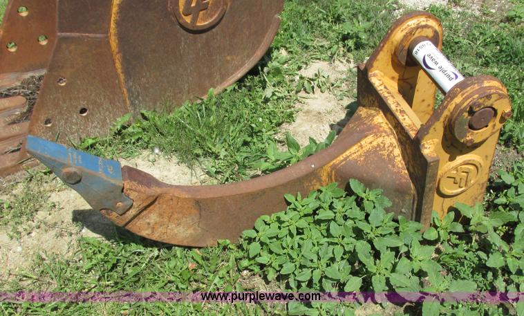 image for item G8516 Excavator ripper