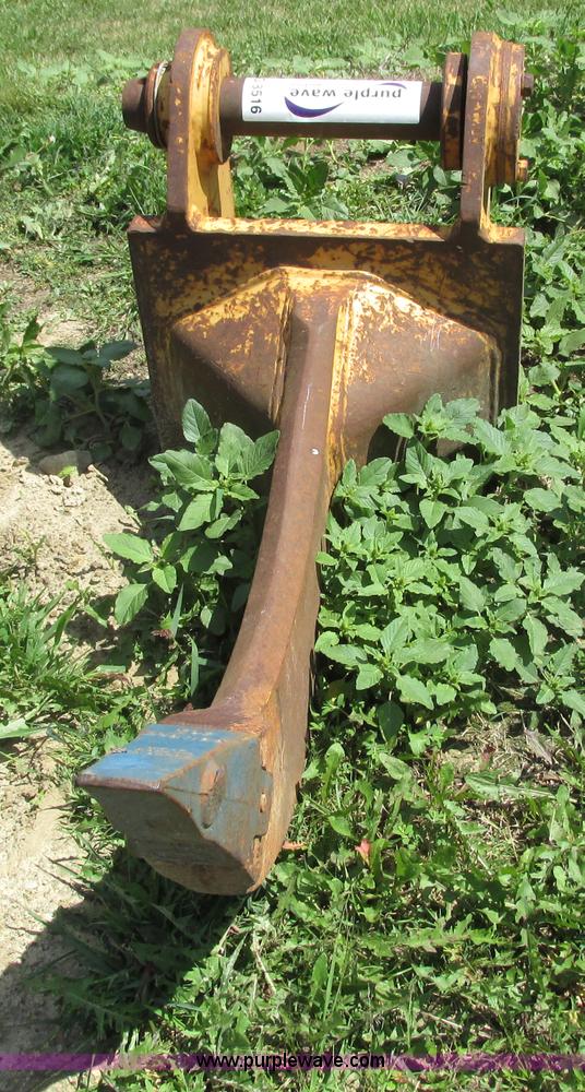 image for item G8516 Excavator ripper