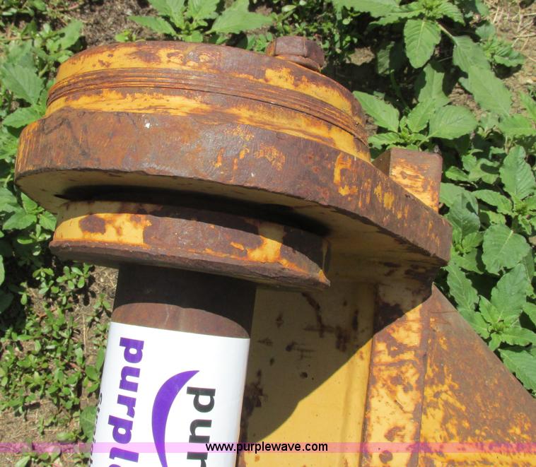 image for item G8516 Excavator ripper