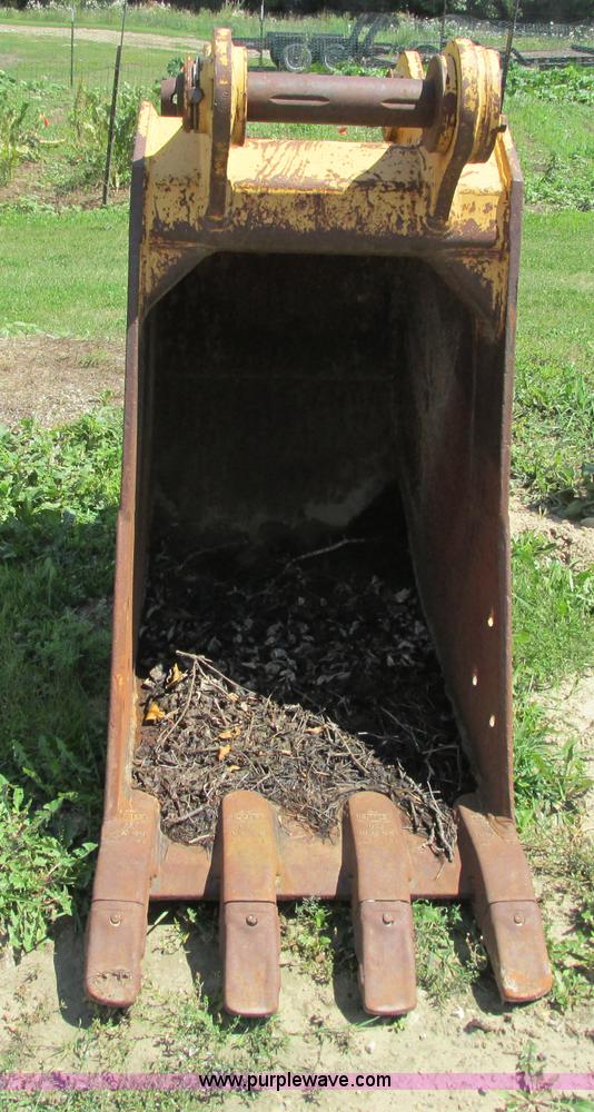 image for item G8517 Excavator bucket