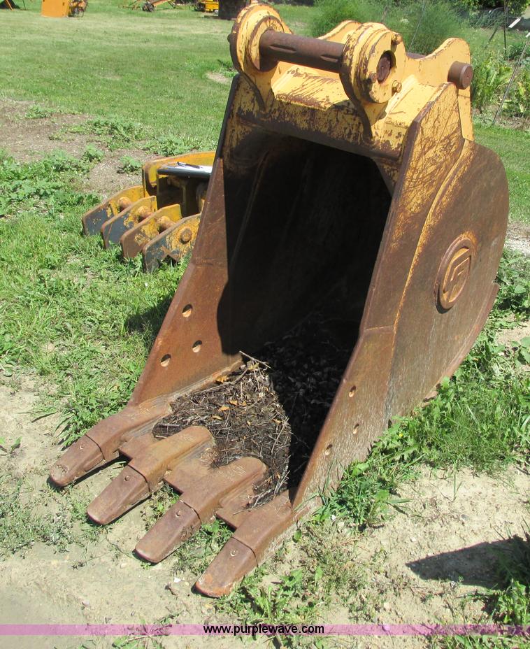 image for item G8517 Excavator bucket