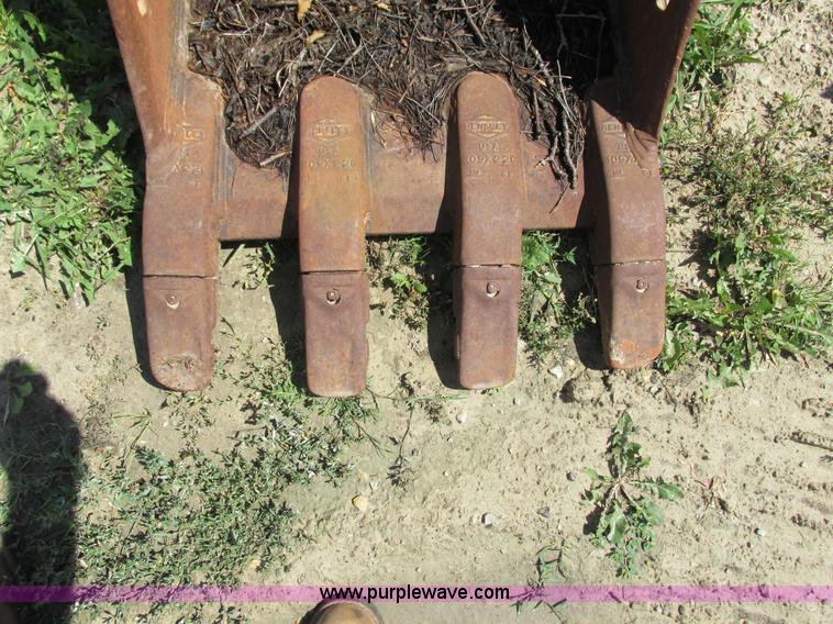 image for item G8517 Excavator bucket