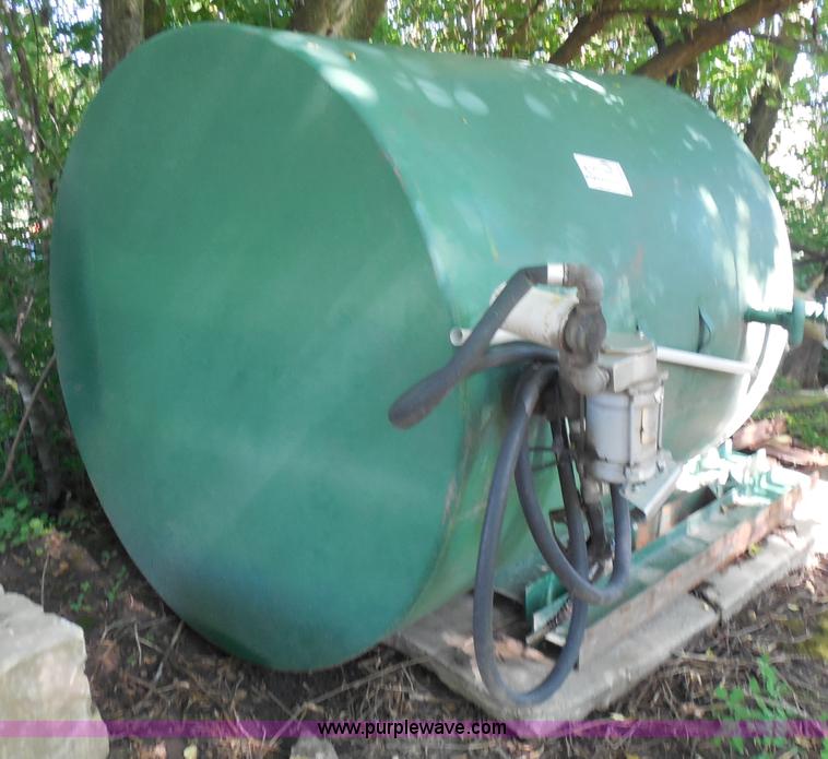 image for item G8534 1,000 gallon metal fuel tank