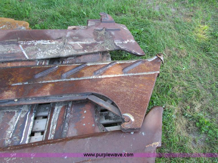 image for item G8548 (6) Case 860 plow blades