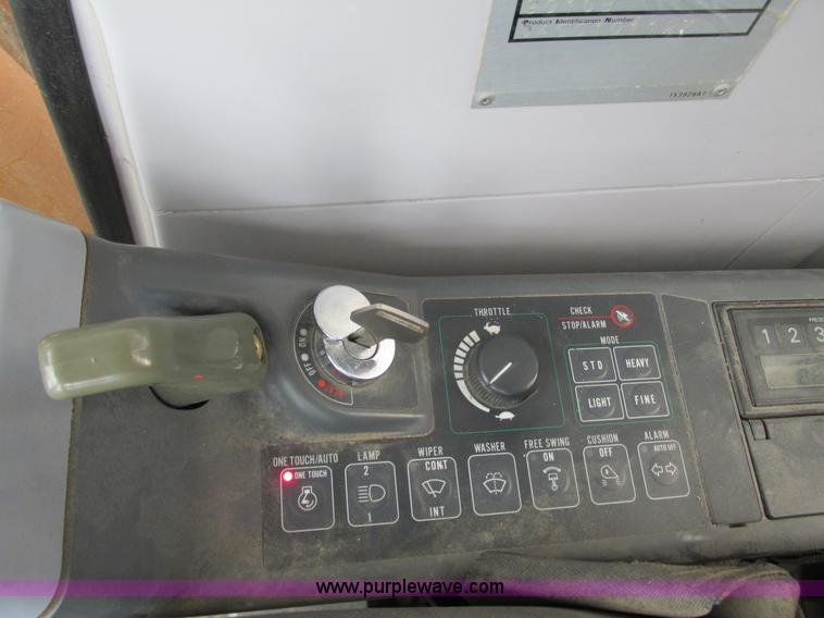 image for item G8952 1995 Case 9010B excavator