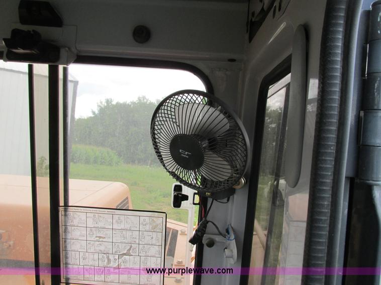 image for item G8952 1995 Case 9010B excavator