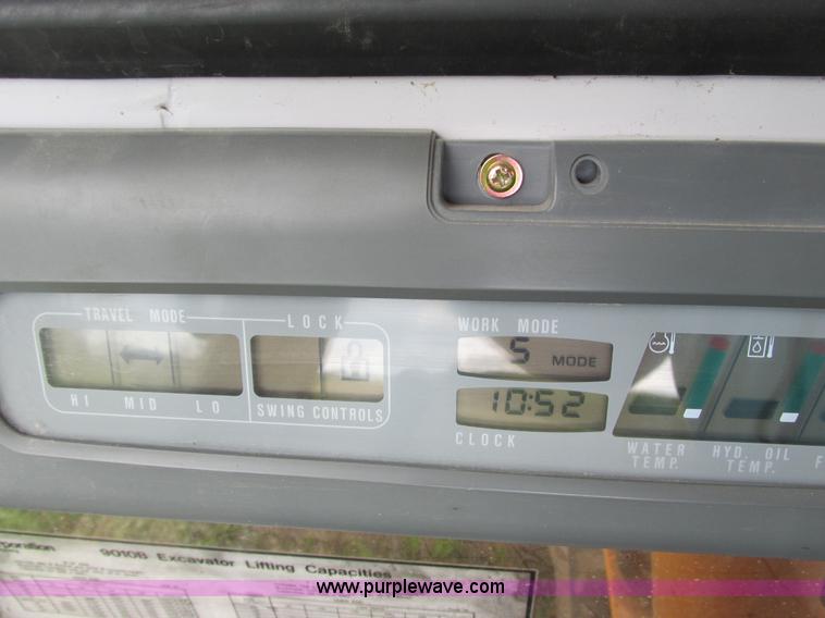 image for item G8952 1995 Case 9010B excavator