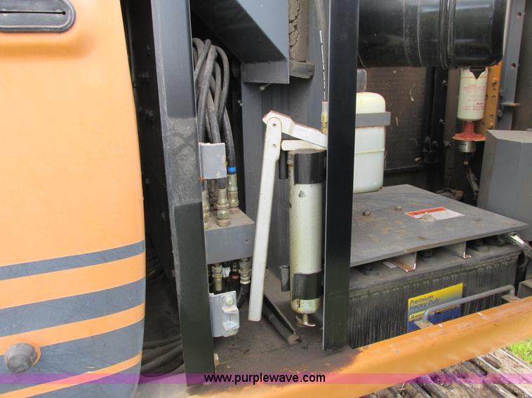 image for item G8952 1995 Case 9010B excavator