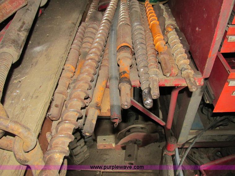 image for item G8953 Drilling mole