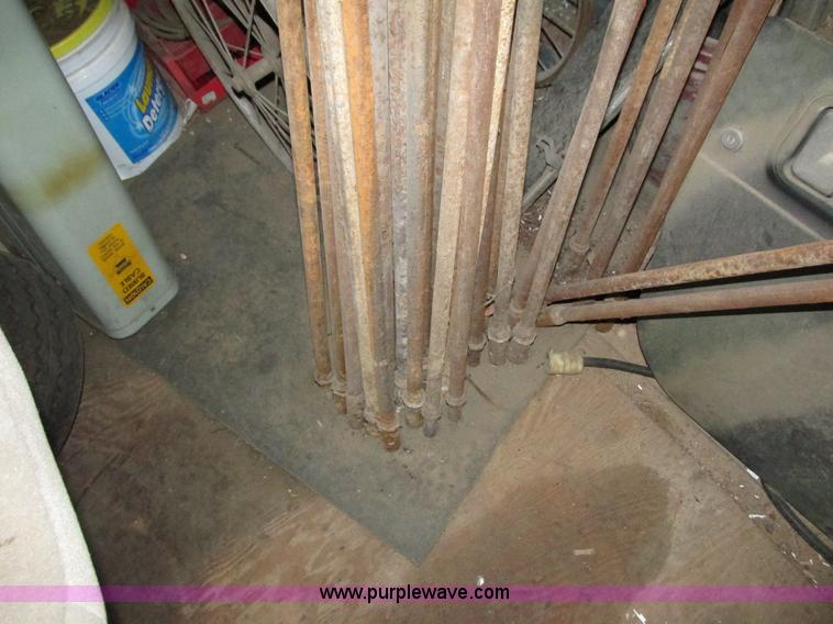 image for item G8953 Drilling mole