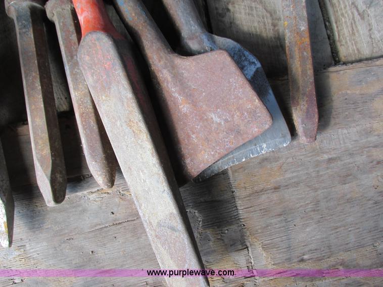 image for item G8955 Approximately 15 jack hammer bits