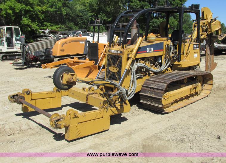 image for item G8973 1995 Caterpillar Delta D5C LGP crawler plow