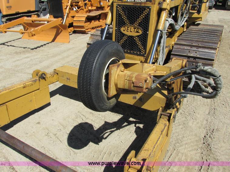 image for item G8973 1995 Caterpillar Delta D5C LGP crawler plow