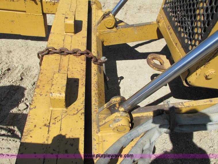 image for item G8973 1995 Caterpillar Delta D5C LGP crawler plow