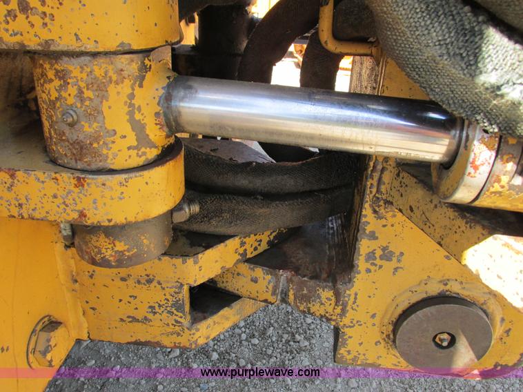 image for item G8973 1995 Caterpillar Delta D5C LGP crawler plow