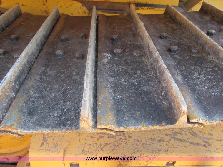 image for item G8973 1995 Caterpillar Delta D5C LGP crawler plow