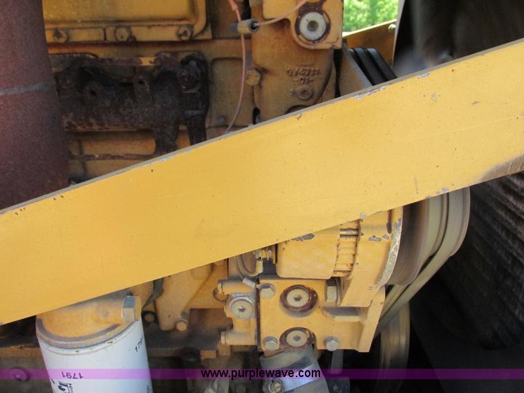 image for item G8973 1995 Caterpillar Delta D5C LGP crawler plow