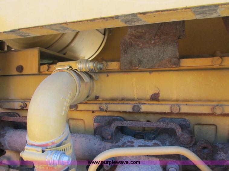 image for item G8973 1995 Caterpillar Delta D5C LGP crawler plow