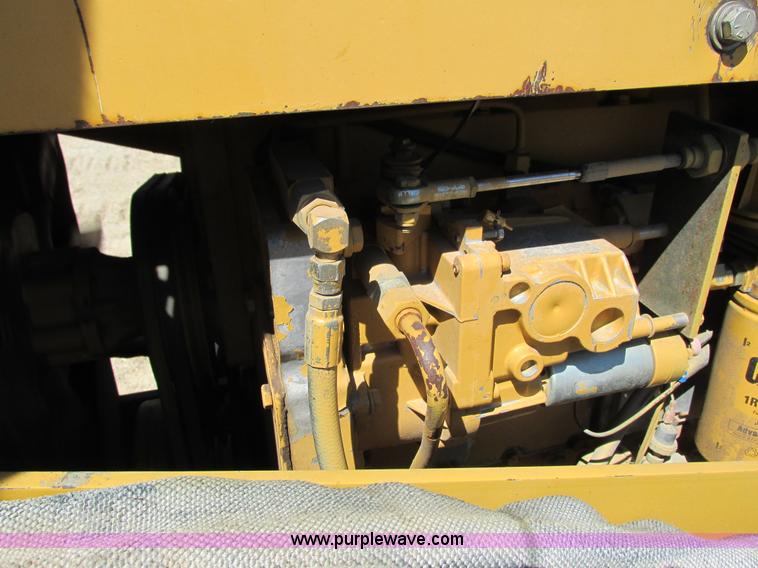 image for item G8973 1995 Caterpillar Delta D5C LGP crawler plow