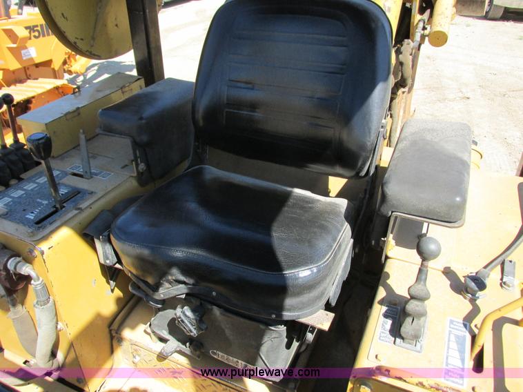 image for item G8973 1995 Caterpillar Delta D5C LGP crawler plow