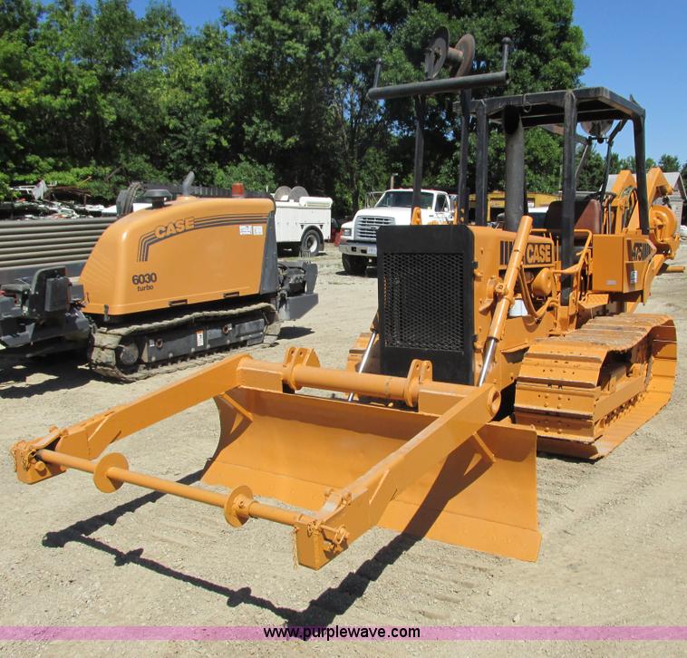 image for item G8974 Case D475 crawler plow