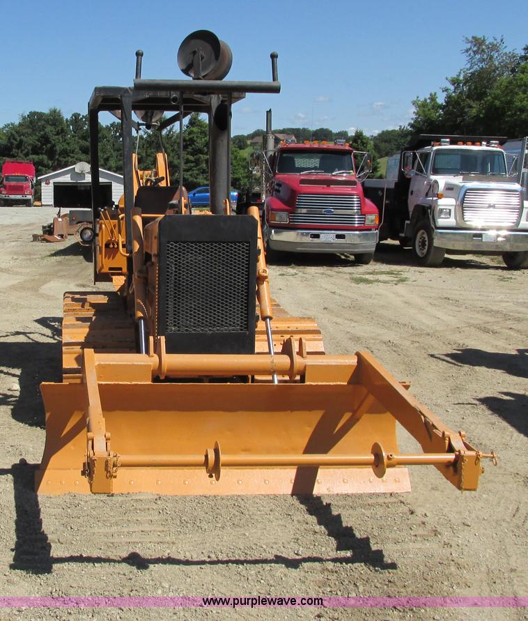 image for item G8974 Case D475 crawler plow