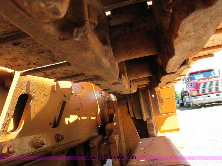 image for item G8974 Case D475 crawler plow