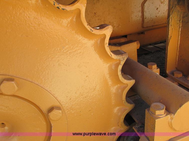 image for item G8974 Case D475 crawler plow